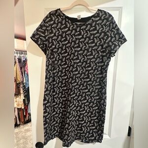 Old Navy Stretchy T-shirt Dress: Leaf Pattern